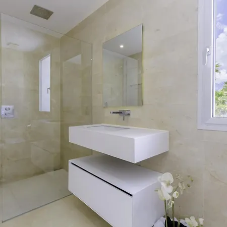 Fantastica Moderna En Rio Real Villa Marbella